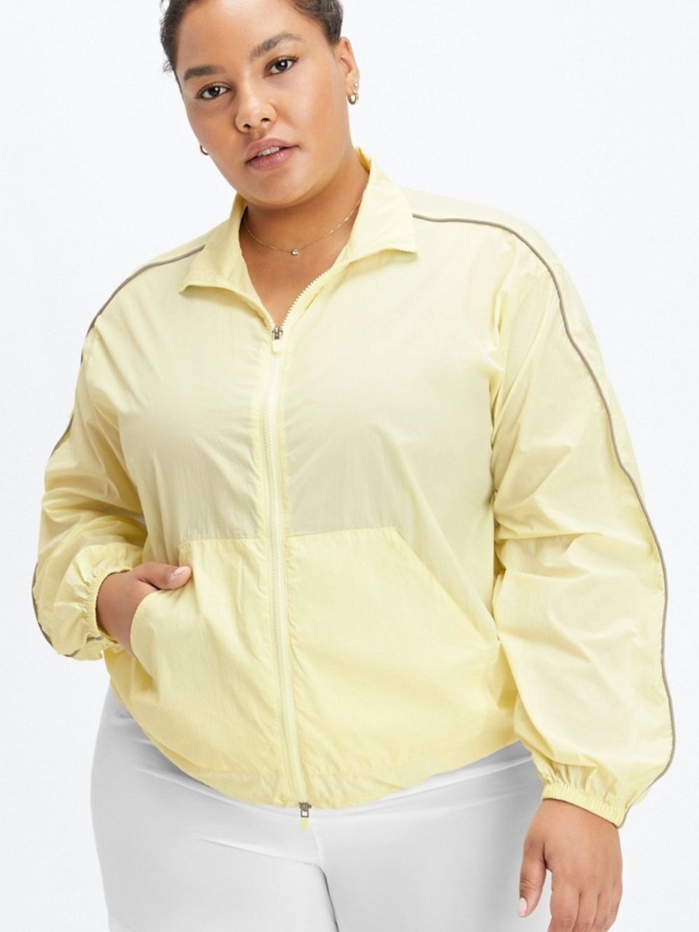 Fabletics Oversized Flyweight Windbreaker | Light Pear/Bright White | 4X